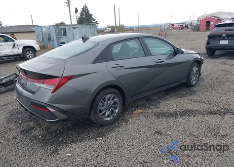 2024 Hyundai Elantra Sel from USA, damaged, VIN KMHLM4DG7RU807195